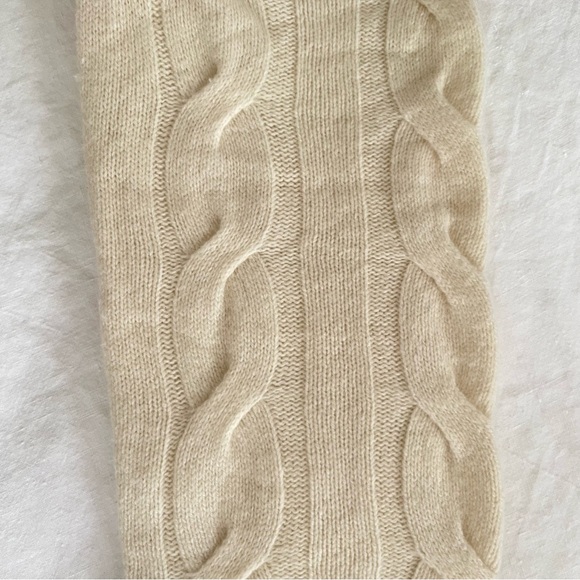 Banana Republic Merino Wool Cable Knit Sweater Cream Size Small oversized - Picture 6 of 8